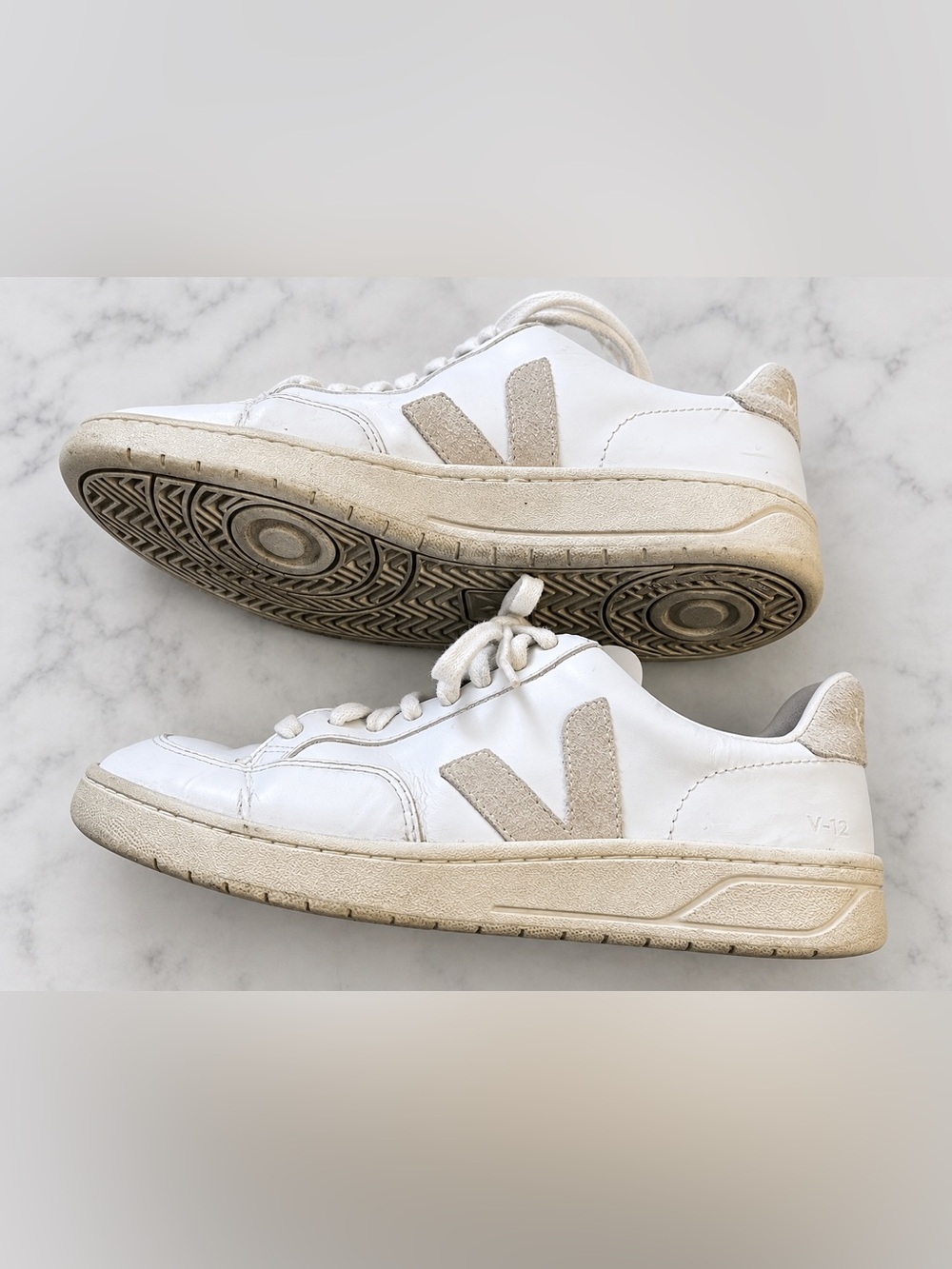Veja V-12 White Leather Sneakers Women’s Size 9 EU 40 Influencer Vibes Neutral
